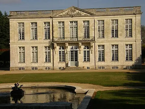 Vue de Bouges-le-Château