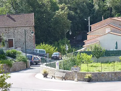 Vue de Reynès