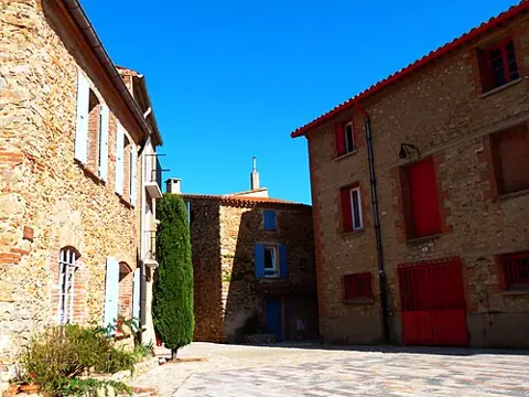 Vue de Sainte-Colombe-de-la-Commanderie