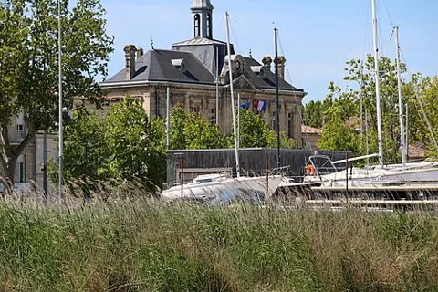 Vue de Pauillac