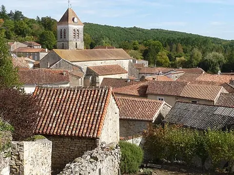 Vue de Nanteuil-en-Vallée