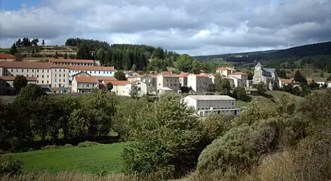 Vue de Saint-Étienne-de-Lugdarès