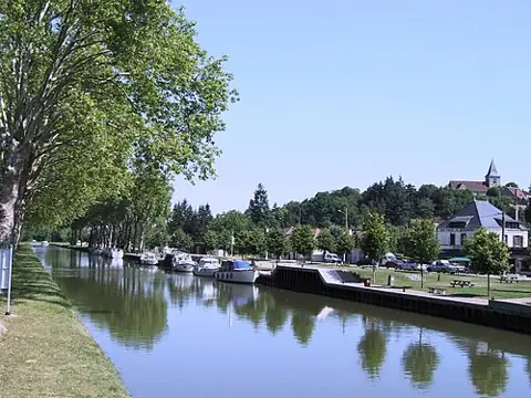 Vue de Rogny-les-Sept-Écluses