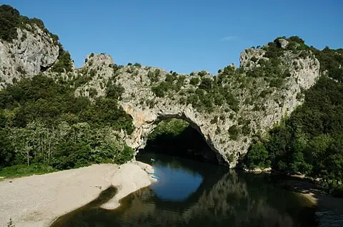 Vue de Vallon-Pont-d'Arc